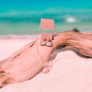 Elegant Gold Shell Necklace